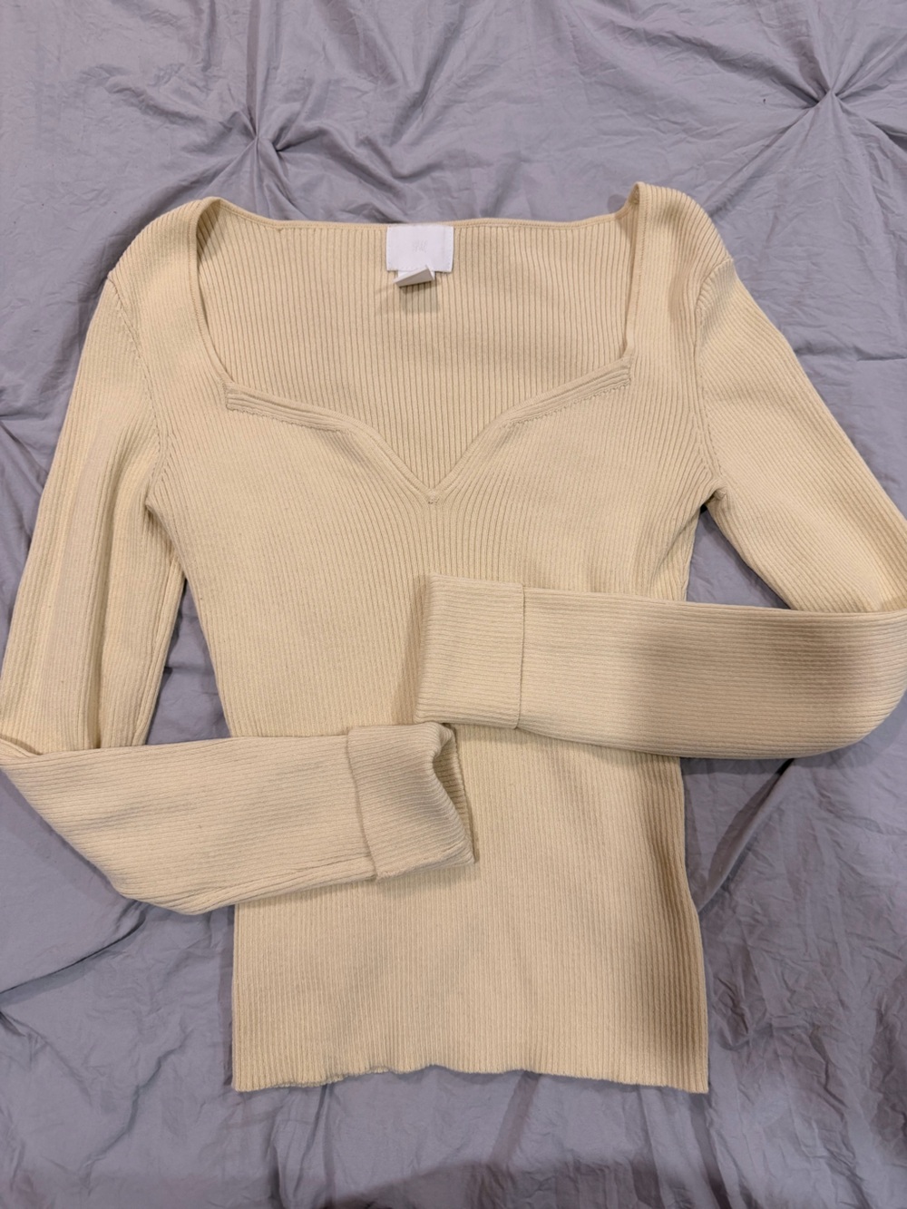 H&M Light Cream Ribbed V-Neck Sweater